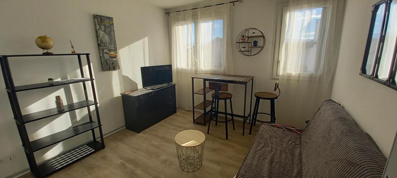 Petit Cocon Tarbais -Wifi-Parking Apartamento Tarbes Exterior foto